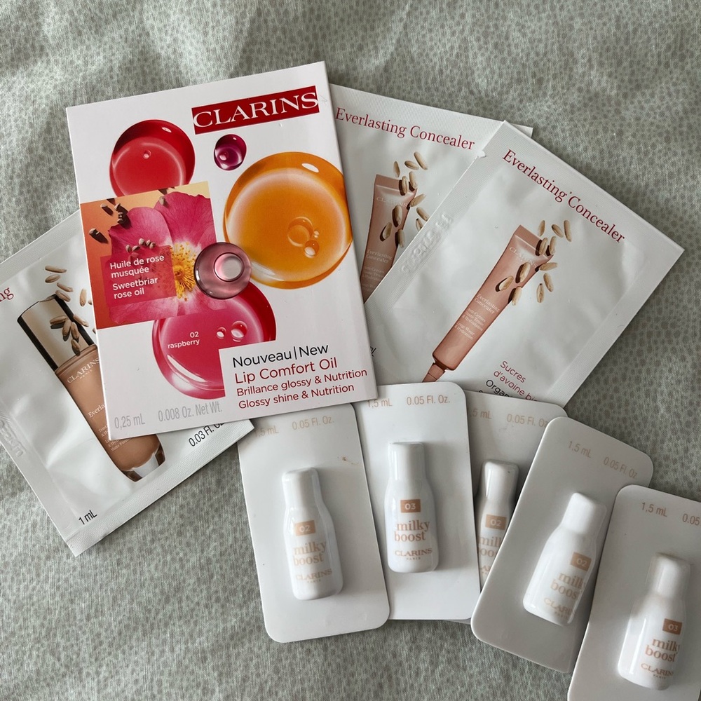 Clarins Lip Comfort Oil and Everlasting Concealer Set
